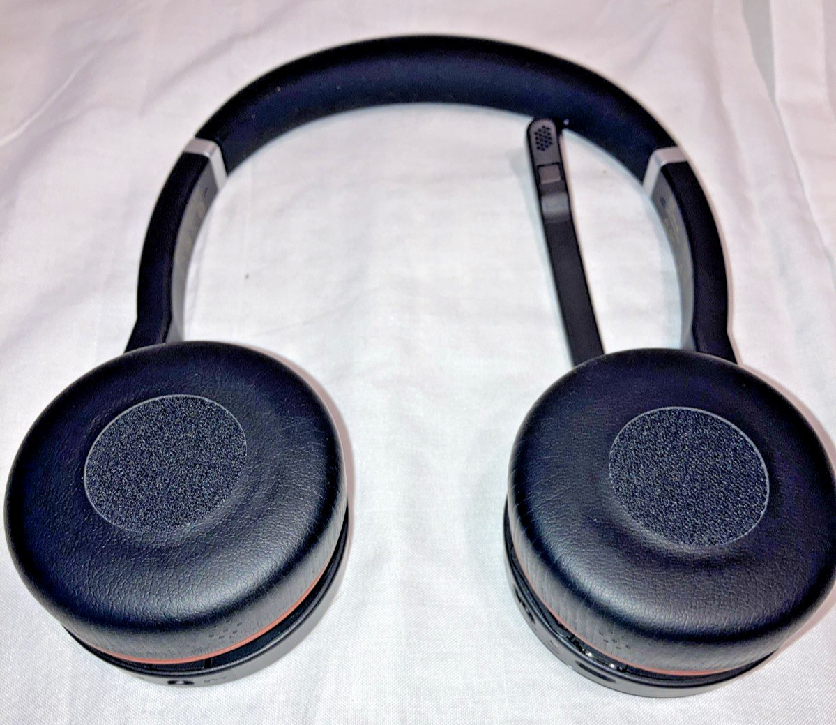 Jabra Evolve 75  wireless stereo Headset model: HSC040W black pouch link 370