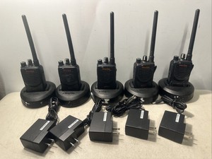 Lot Of 5 Motorola Mag One BPR40 Two-Way Radio-AAH84KDS8AA1AN Full Set