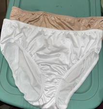 2 NWT Vanity Fair Radiant 48301 Light Control Briefs Soft Pink Beige 4XL / 11