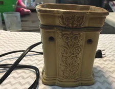Scentsy Full Size Warmer - TUSCAN Trellis Style TAN & GOLD EUC