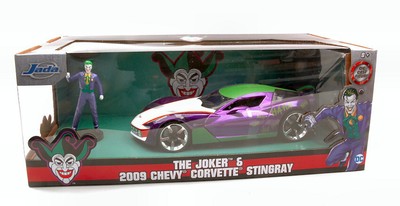 Jada Toys CHEVY CORVETTE STINGRAY 2009 W/JOKER FIGURE 1:24