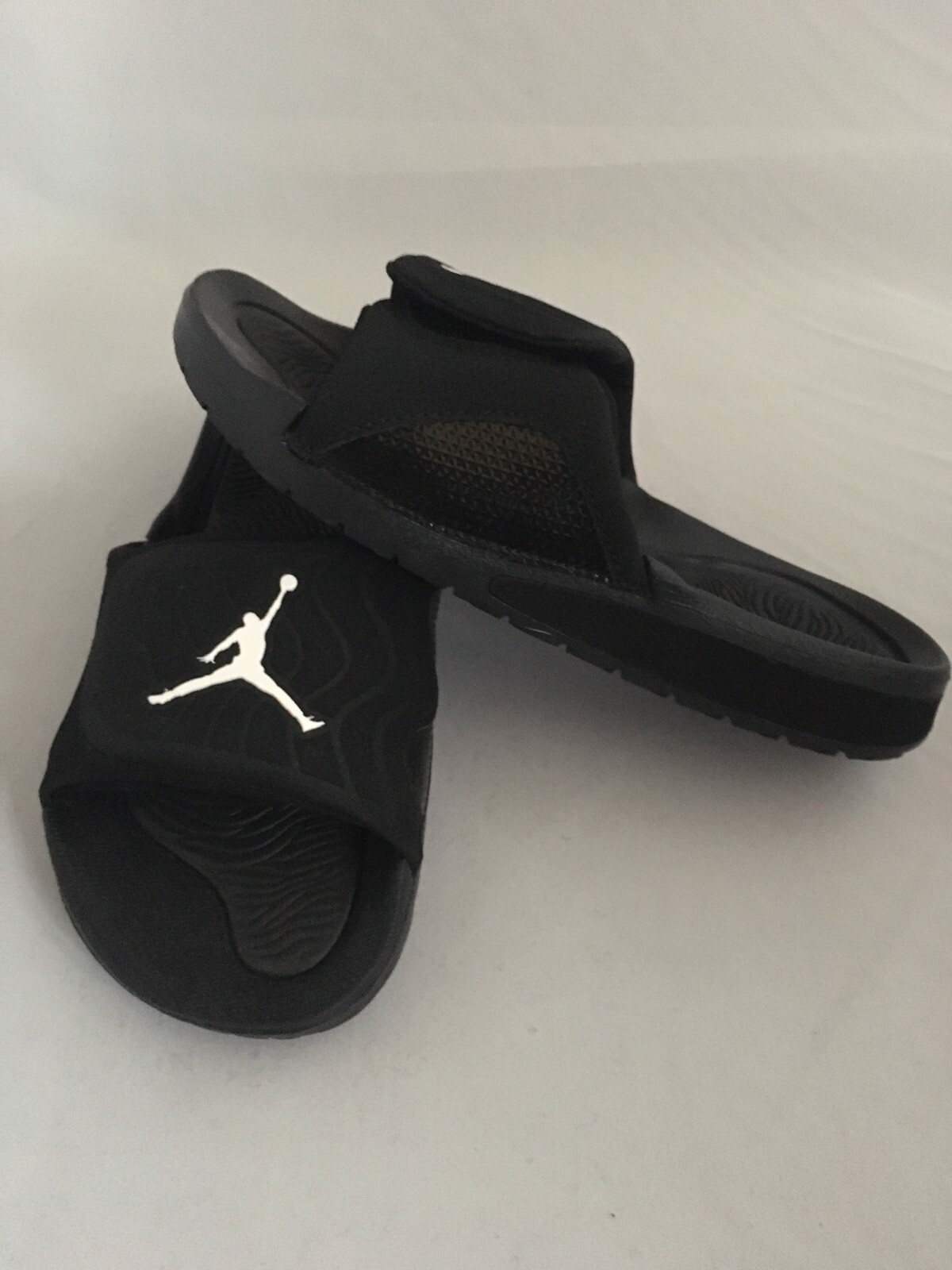 nike youth sandals