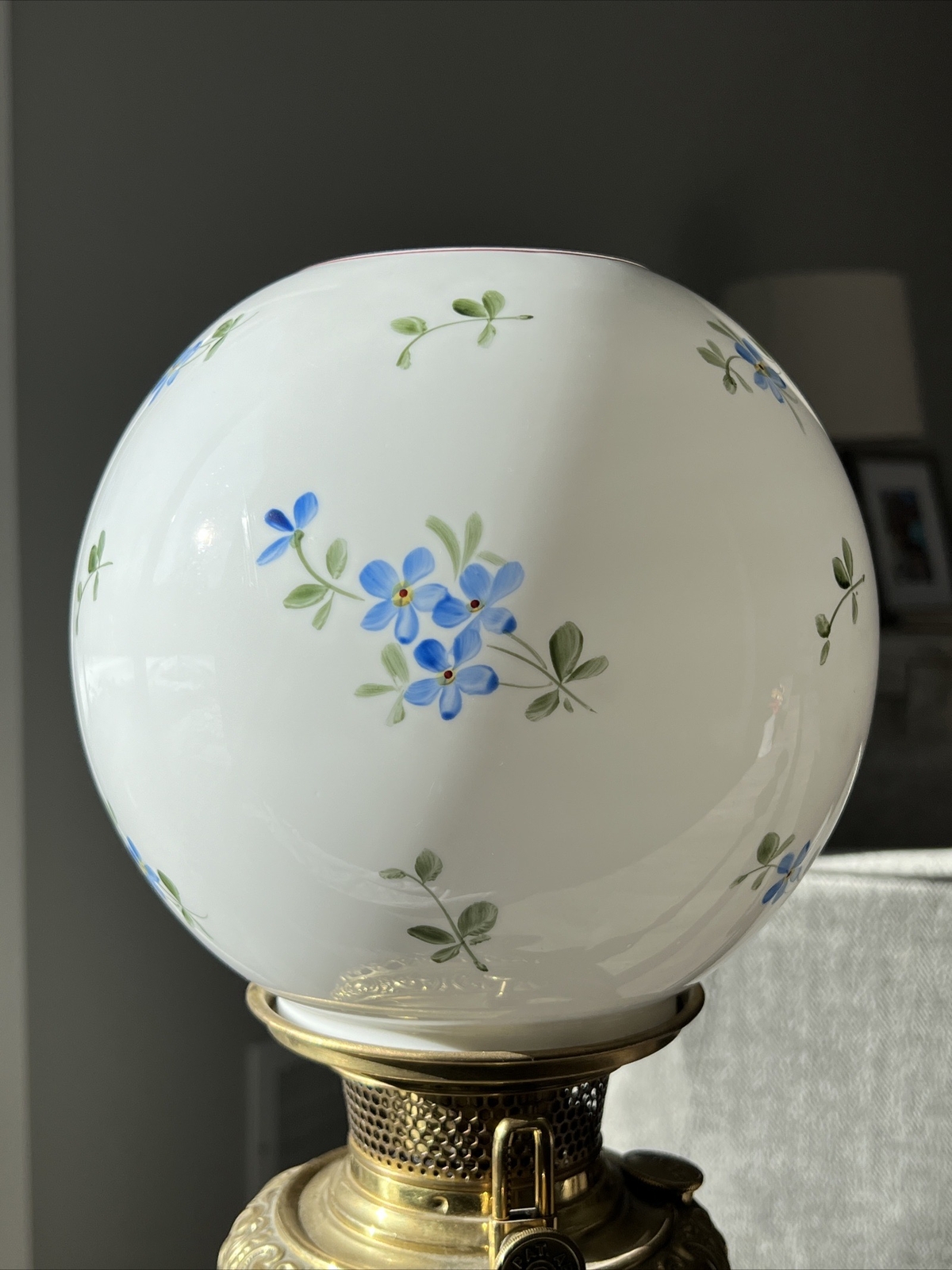 ANTIQUE SMALL GWTW OPAL GLASS BALL OIL LAMP SHADE 4” Fitter HAND