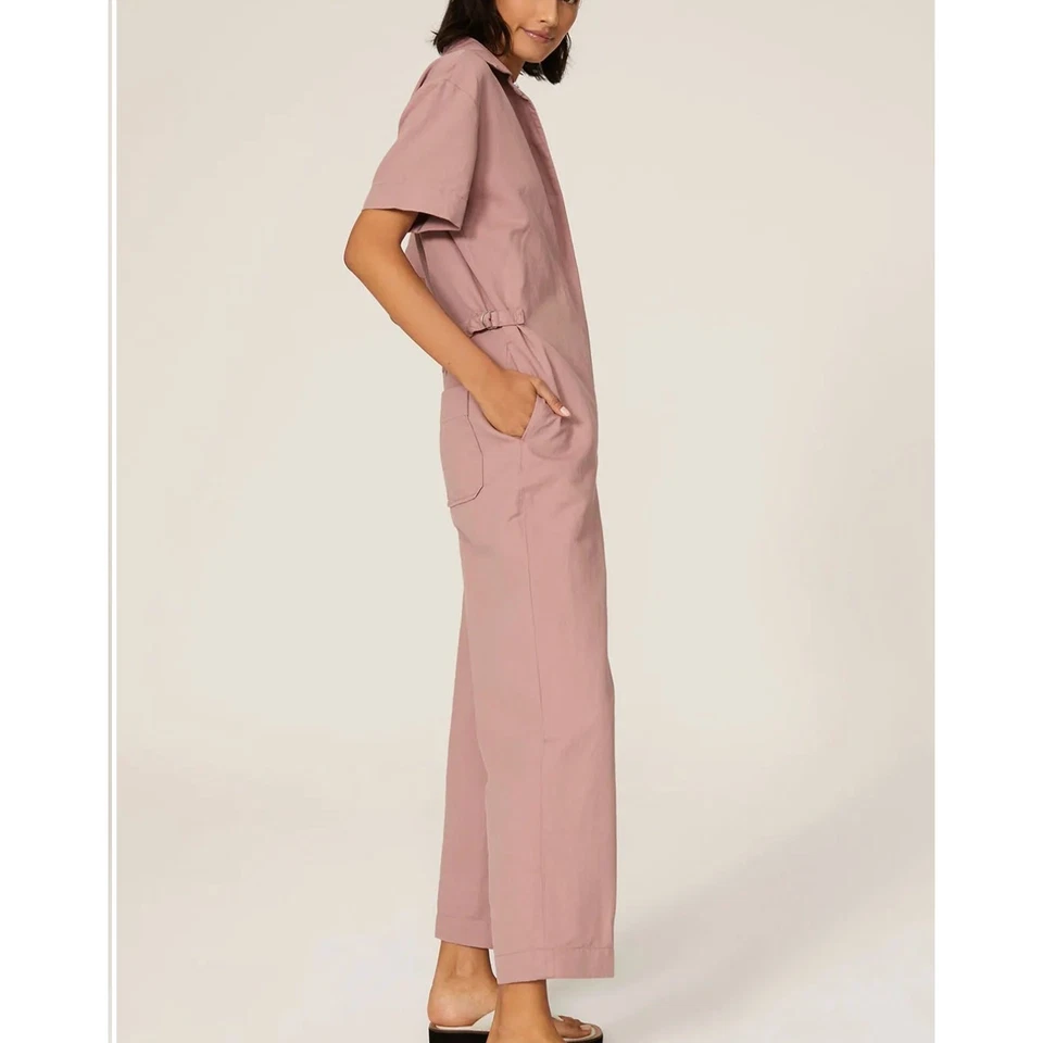 Mono utilitario Club Monaco rosa manga corta TALLA 2 relajado $249 Foto 2 de 4