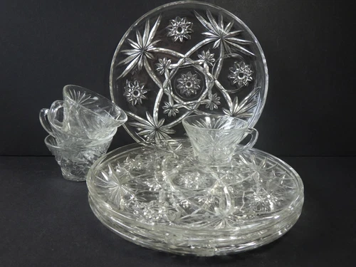 Vtg Anchor Hocking Early American Prescut Glass Snack Set 4 Plates & Cups w/ Box
