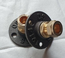  2 x 15mm COMPRESSION Fittings With Malleable Iron Flanges 