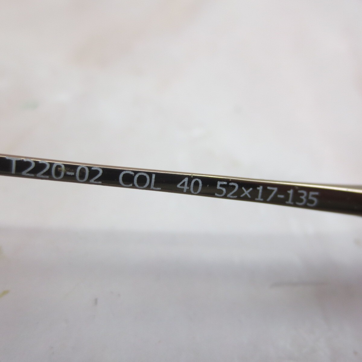 New Titanium220 T220-02 Gold Titanium Eyeglasses 52/17/135 Titanium 220 Eyeglasses Frame T220-02 Women main image 2
