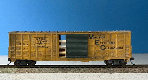 Maine Central MEC-21293 lado gofre puerta ancha caja coche Walthers HO desgastado C-7 | Condition: Used