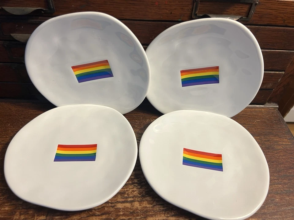 Lote de 4: Platos de ensalada Williams Sonoma Pride LGBTQ+ 6” bandera arco iris textura gay Foto 2 de 4