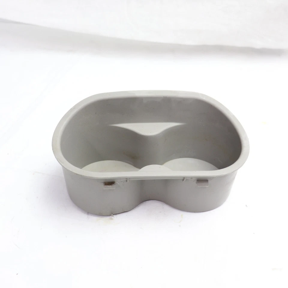 Оригинальная передняя консоль Chevrolet Cobalt 2005-2010 годов выпуска с двойным подстаканником 22713397 - Изображение 3 из 4