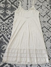   Vintage 1950s 1960s Sears White Nylon Half Slip  Doesn  t Slip  Lingerie Medium