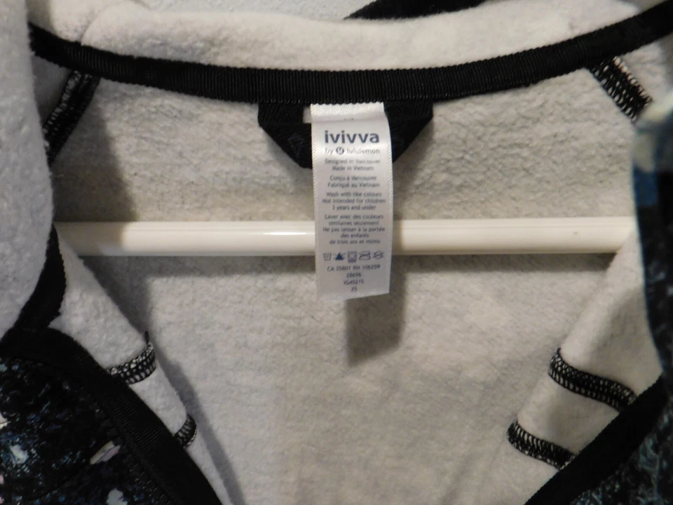 Chaqueta con Capucha Ivivva by Lululemon Niña Azul Floral Cremallera - Talla 14 Foto 2 de 4