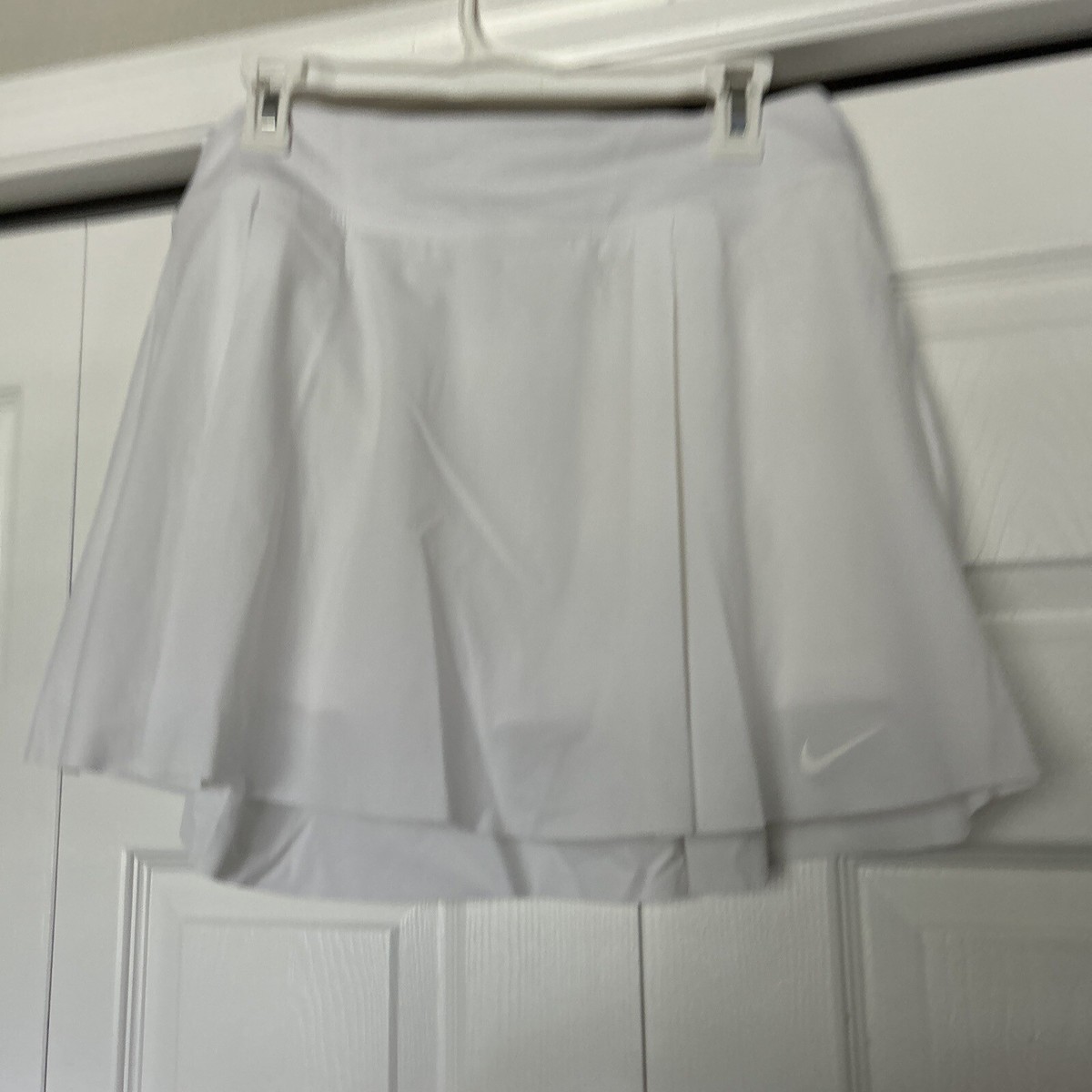 white nike court victory tennis skirt
