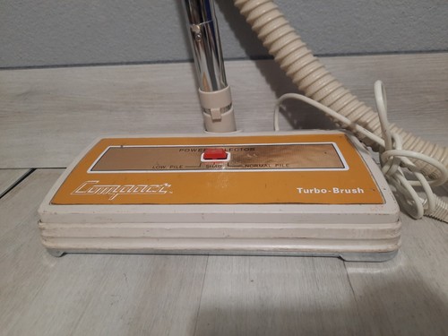 Vintage Compact Electra C-9 Vacuum With Accessories And Carpet Cleaner  - Picture 12 of 15