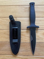Smith & Wesson H.R.T. Cuchillo de hoja fija Combat funda negra de 3,5-4 pulgadas