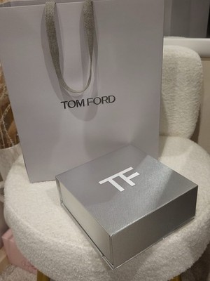 Tom Ford Geschenktüte Luxusverpackung Geschenktüte und massive Geschenkbox silbergrau