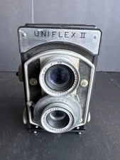 Uniflex II TLR Camera w/ Leather Case – Vintage 75mm Lenses