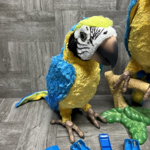 Hasbro FurReal Friends SQUAWKERS McCaw Papagei interaktiver Vogel mit entferntem Barsch - Bild 2 von 16