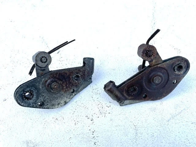 Un par de mecanismos de apertura de puerta originales Porsche 356a/b/c usados modelos 1955-65 Foto 2 de 2