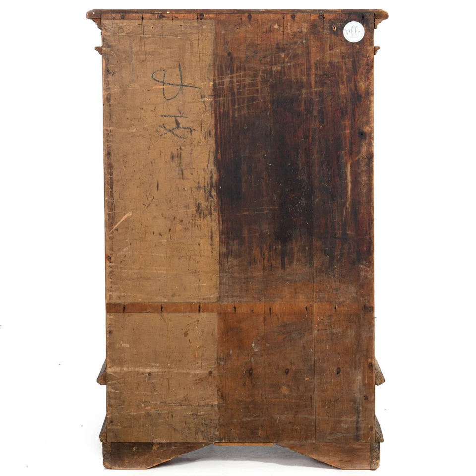 Armário de uma porta esculpido fortemente usado Continental de tamanho pequeno - Imagem 4 de 4