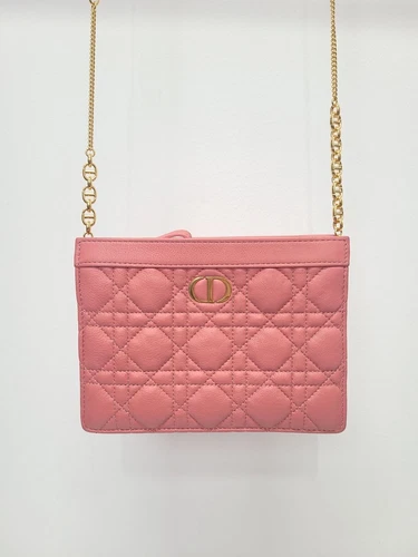 Sac pochette Dior rose clair cannage caro chaîne fermeture éclair 77146480