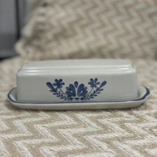 Pfaltzgraff Yorktowne 1/4 LB Covered Butter Dish