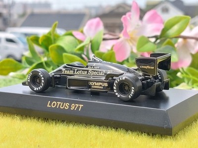 F1 LOTUS RACING CAR ミニカー F1 / Team Lotus / Lotus 97T / No.11 E.Angelis 1985 / 1/64 Diecast