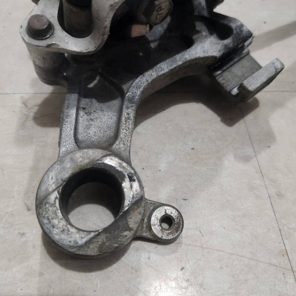 Pinza de freno trasera genuina OEM 69100-37F20-999 2001-2003 SUZUKI RM125 RM250 Foto 2 de 4