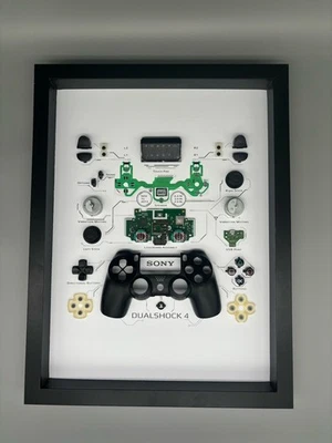 PlayStation 4 Controller - Zerlegt – Technik Kunstwerk – Gerahmte Wanddeko - Bild 1 von 3