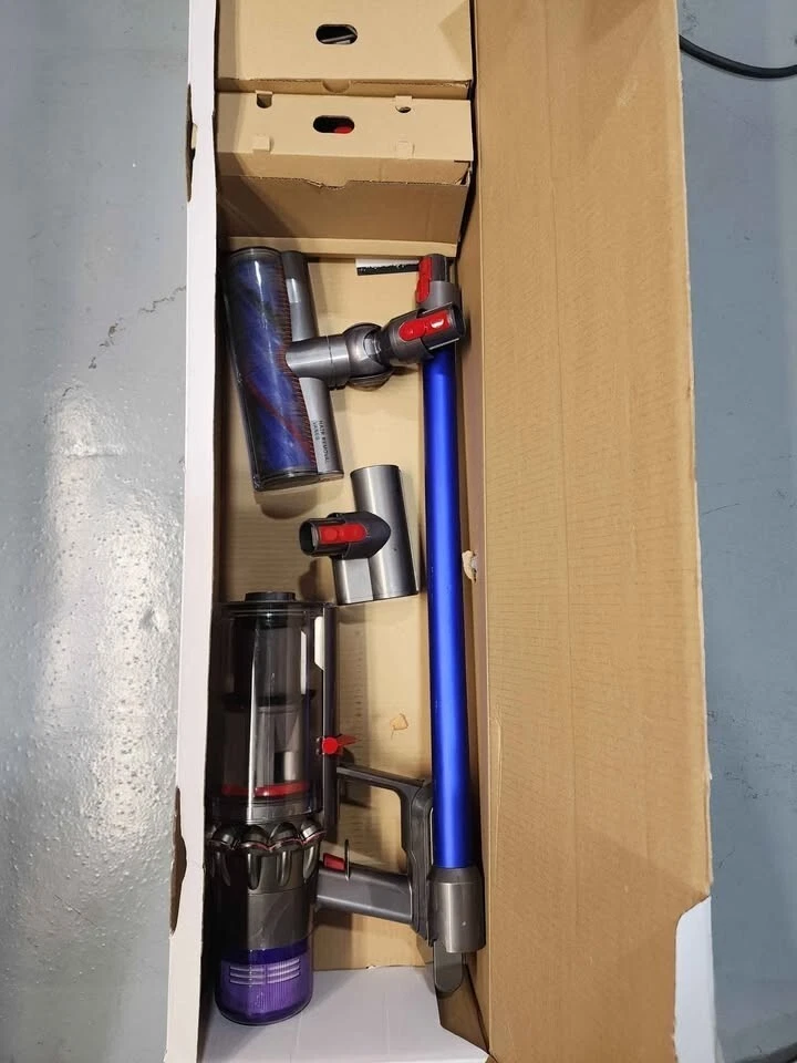 Dyson V11 Torque Drive+ Cordless Vacuum Cleaner with Extra Attachments - Image 4 of 4