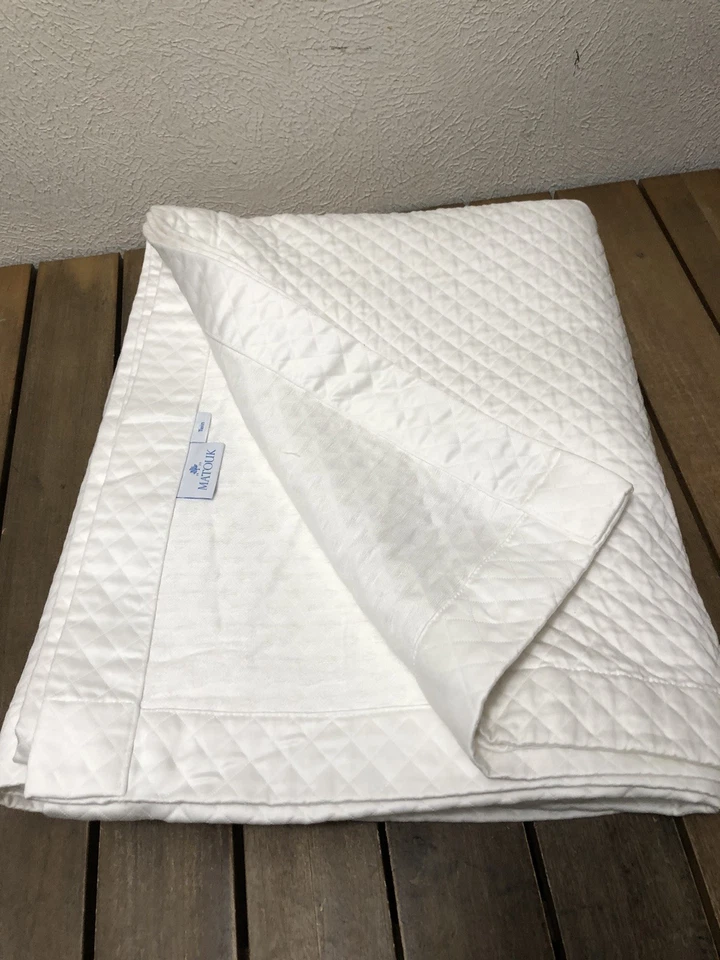 Matouk Matelasse Twin Coverlet White Diamond Cotton Monogram MHS 74x94” EUC - Image 2 of 4