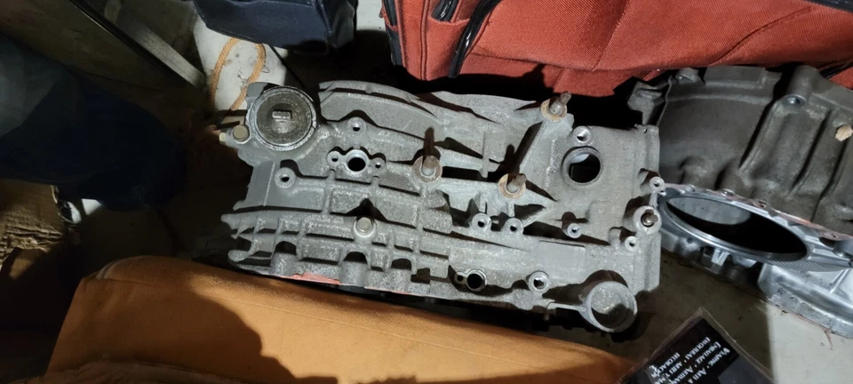 Mitsubishi MR983000 -  Automatic Transmission Case, W5A51 Or W5A5A - Image 4 of 4