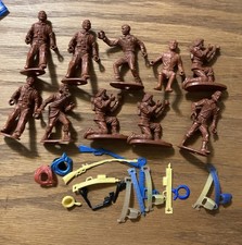 10 Vintage MPC Brown Cowboy Frontiersmen Figures Ringhand Accessories Gun Rifle