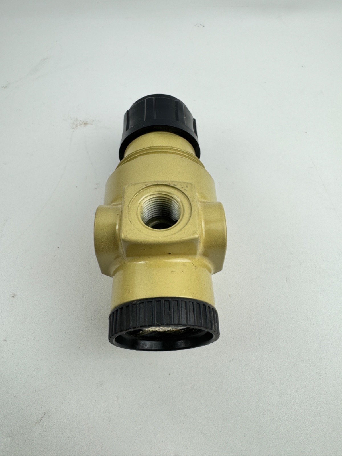 Norgren R11-300-RGLA Regulator, 300psi max inlet / 125psi Max Outlet