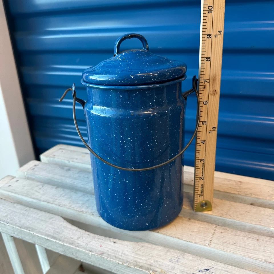 Juego de utensilios de cocina de fogata de esmalte moteado azul de colección taza ollas rústicas Foto 3 de 4