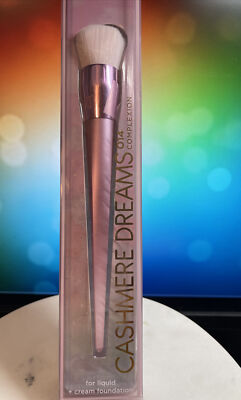 Real Techniques ~ Cashmere Dreams 014 Complexion Makeup Brush  ~ BNIB