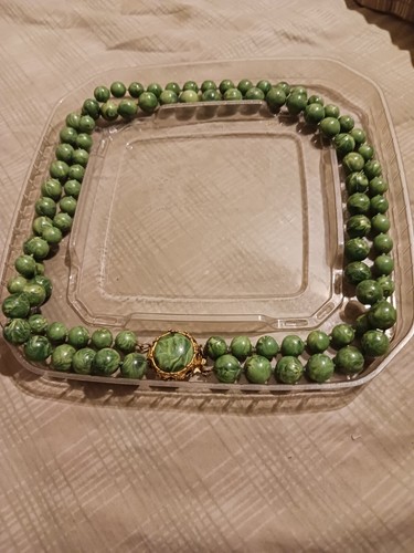 1930s MARBLED JADE GREEN BAKELITE ROUND BEAD NECKLACE VINTAGE Yellow Gold 22" - Picture 6 of 8