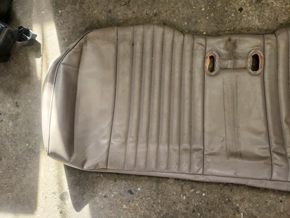 Ford Mustang GT 1990 OEM cubierta de asiento inferior trasero cuero usado Foto 2 de 3