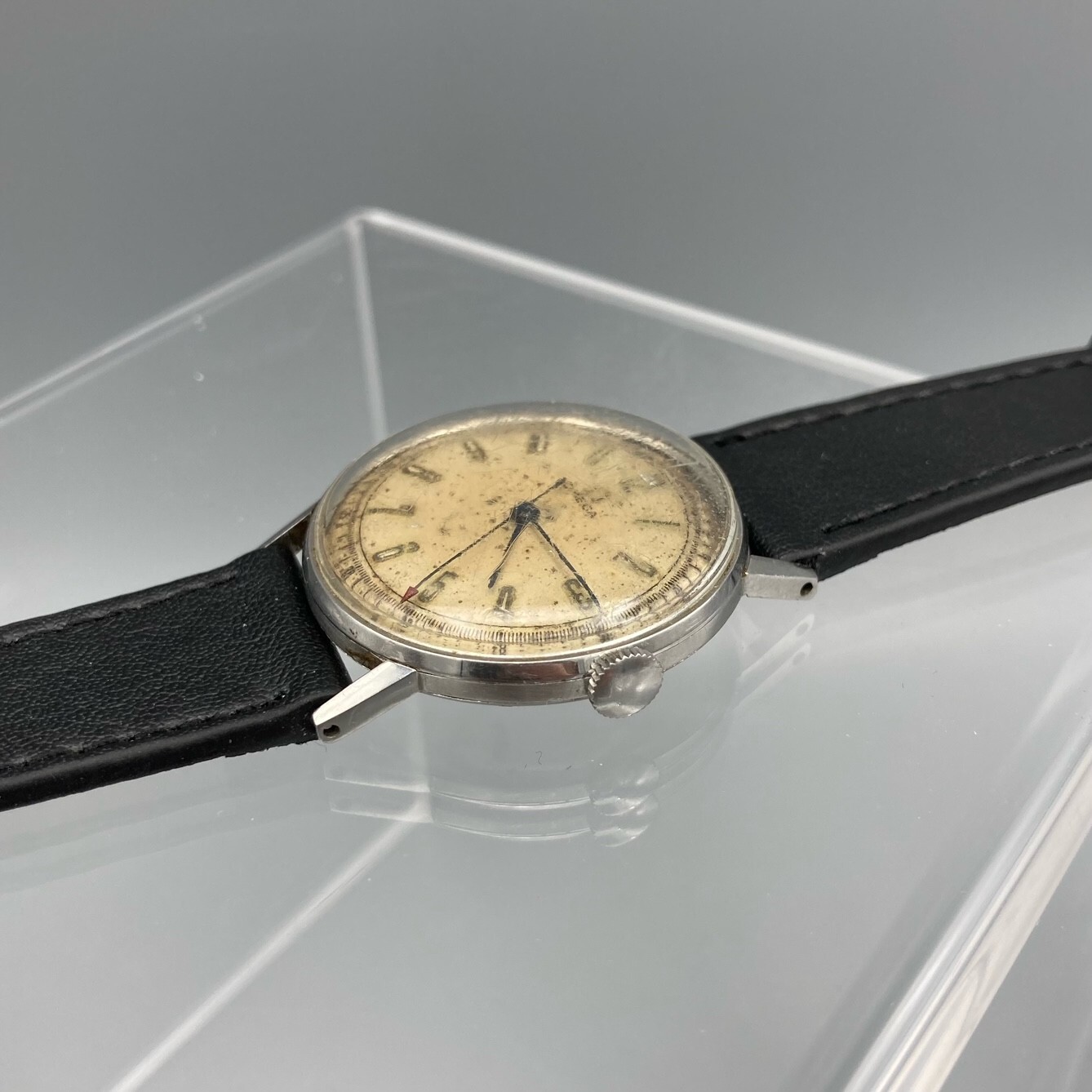 Rare Vintage Omega WW2 Watch image 4