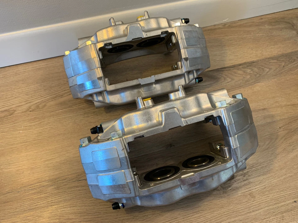 04-17 PINZAS DE FRENO DELANTERAS SUBARU IMPREZA WRX STI SEDÁN LH RH Foto 4 de 4