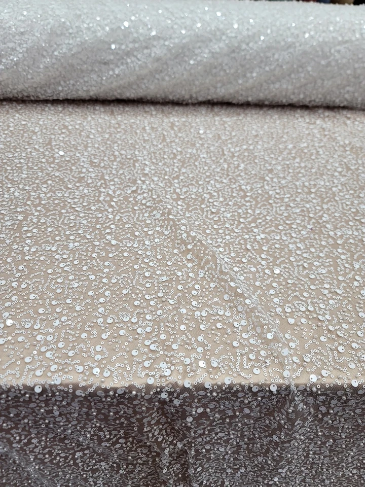 Tela de encaje elástica nupcial bordado lentejuelas con cuentas blancas por yarda boda Foto 2 de 4