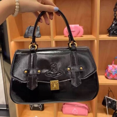 【国内即発】Vivienne WestwoodSHOULDER 52020005 S000B N401 Vivienne Westwood Shoulder Bag Crossbody Handbag Black Flap