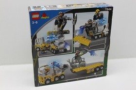 RARE ~ NISB ~ Hard to Find ~ LEGO DUPLO: Airport Rescue Truck (Item #7844)