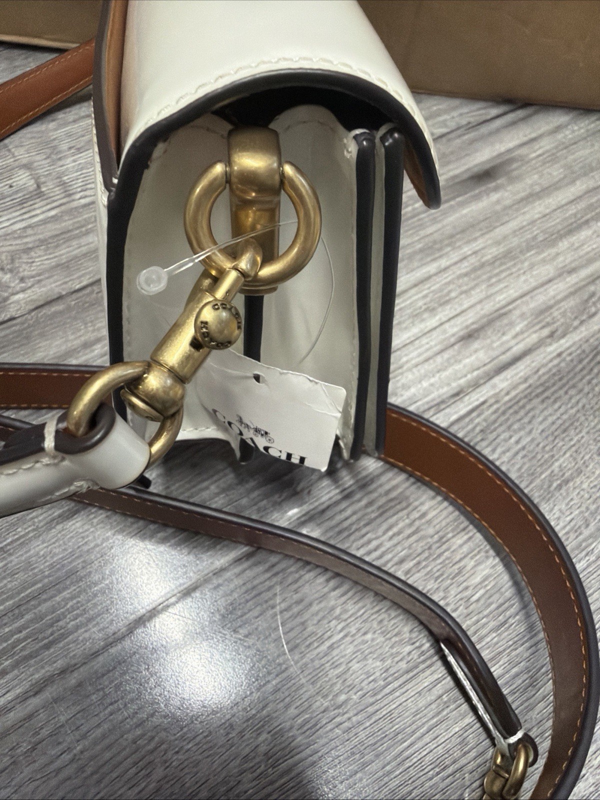 COACH Tabby 20 CM556 White Patent Leather Shoulder Crossbody Bag BN Damaged image 3