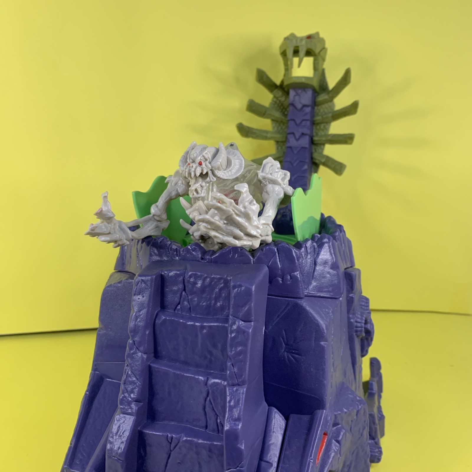 2002 Masters of the Universe Mutant Slime Pit Playset with Skeleton by Mattel
