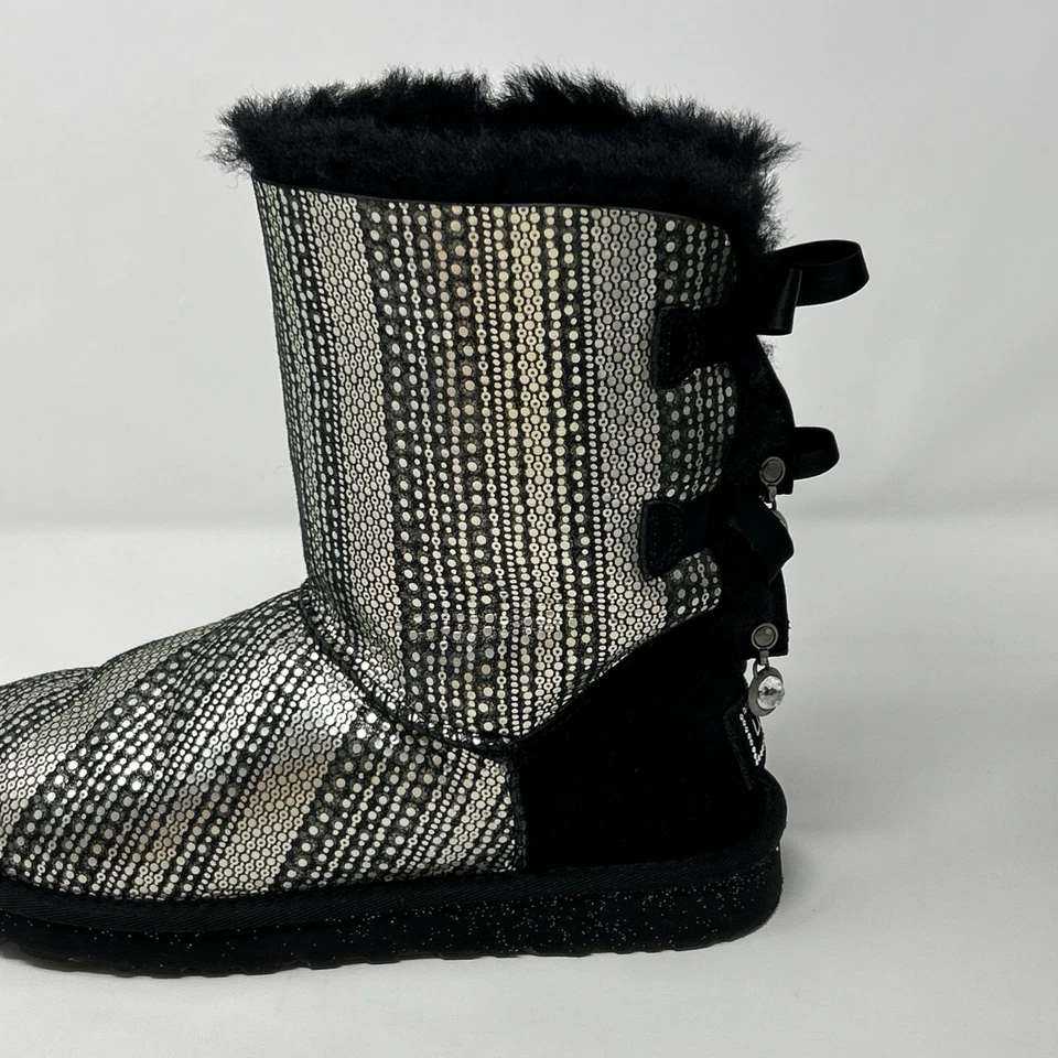 UGG Women’s 8 Bailey Bow Bling Flat Boot Black Metallic Lizard Sheepskin 1004791 - Image 4 of 4