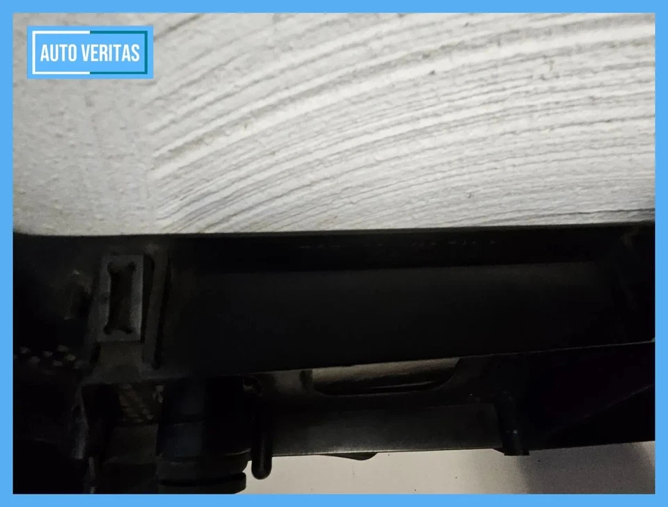 Original engine cover VW GOLF 4 1.6 petrol 07-1998 06A119518D - Image 4 of 4