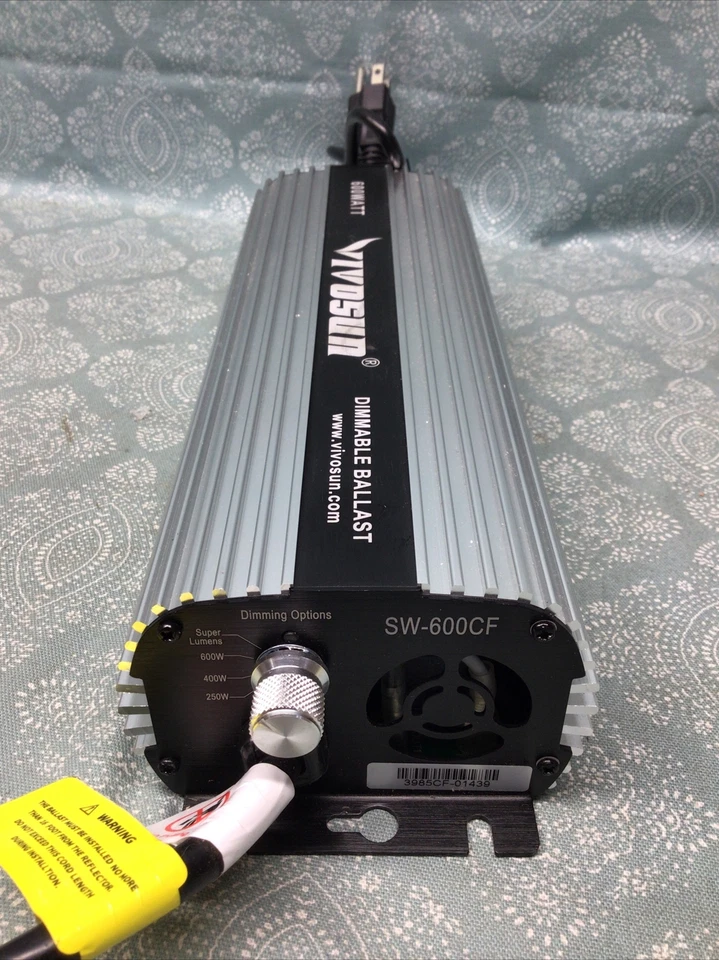 Equipo de cultivo de lastre regulable Vivosun 600 vatios Foto 3 de 4