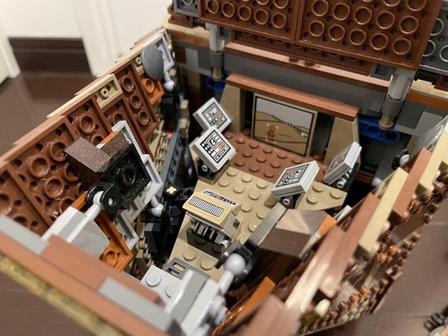 LEGO Star Wars 75059 Sandcrawler UCS Set with Minifigures Ultimate Collector's - Picture 11 of 14