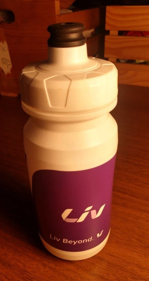 Giant Bicycles Water Bottle  - Image 2 of 3